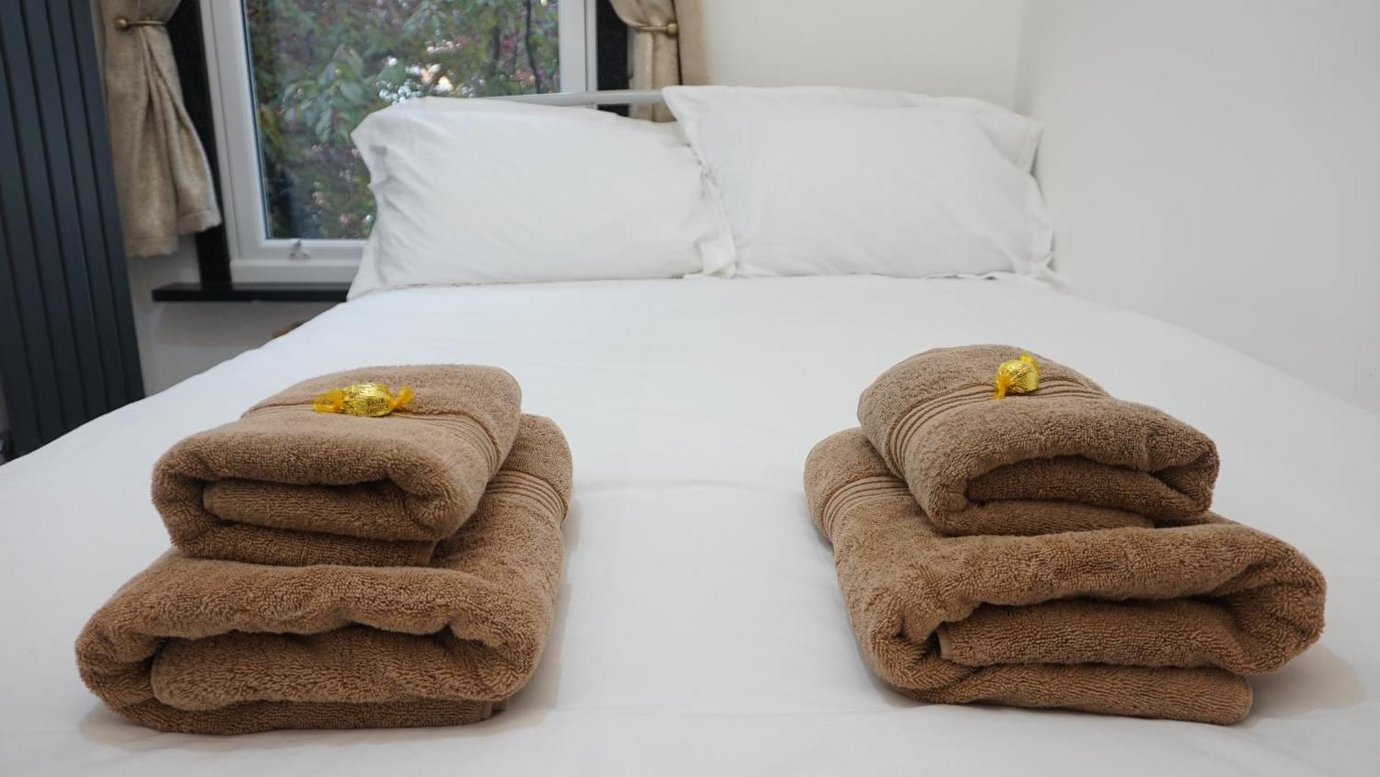 Beautiful London Home Sleeps 6, 2 Minutes To Metro Exterior foto